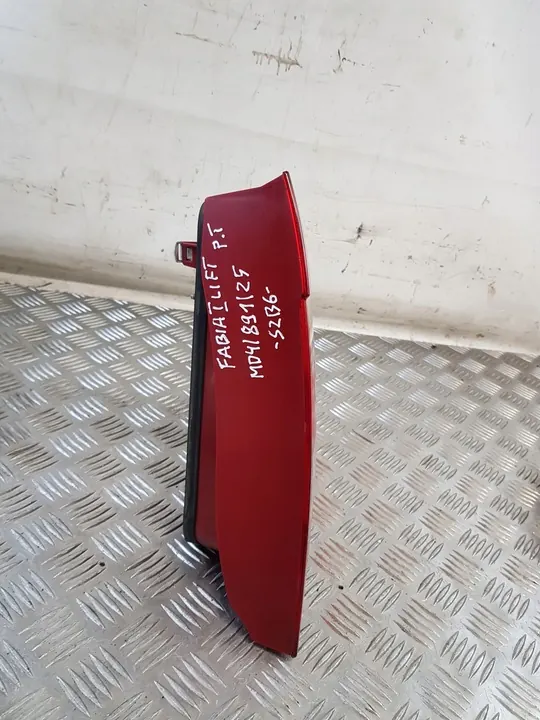 Luz Trasera Derecha + Inserto Skoda Fabia I Lift 2006 image 6