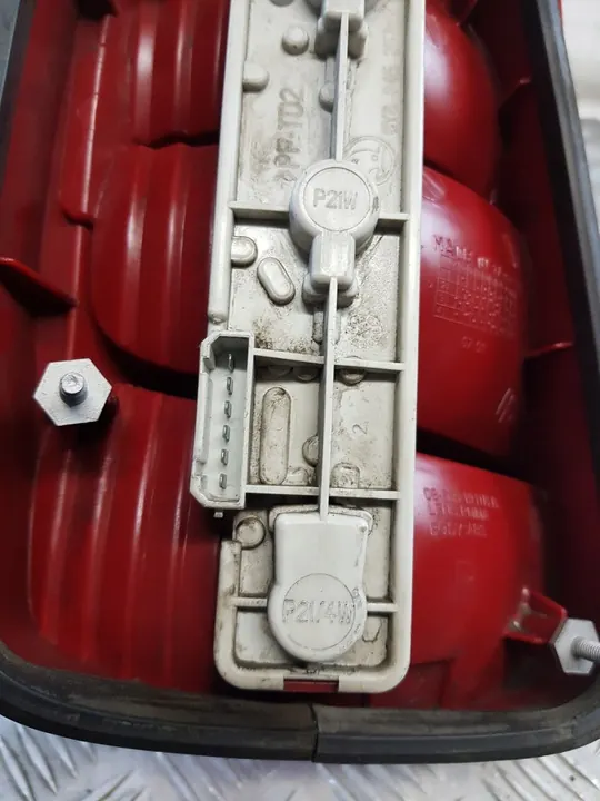 Luz Trasera Derecha + Inserto Skoda Fabia I Lift 2006 image 8