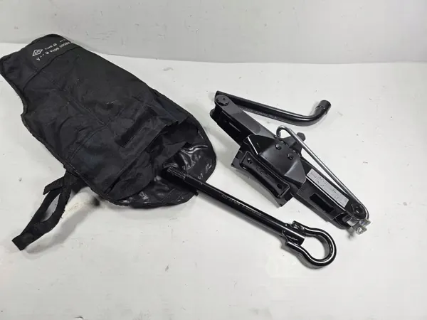 Renault Captur Trekhaak Set OEM 995502180R image 3