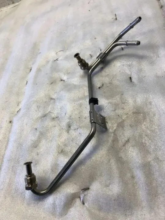 EGR-putki OEM 8W0131205M Audi A4 Avant 2.0L:lle image 3
