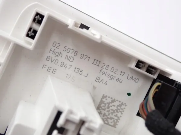 OEM 8V0947135J Plafonnier Audi A3 8V Intérieur Cabine image 7