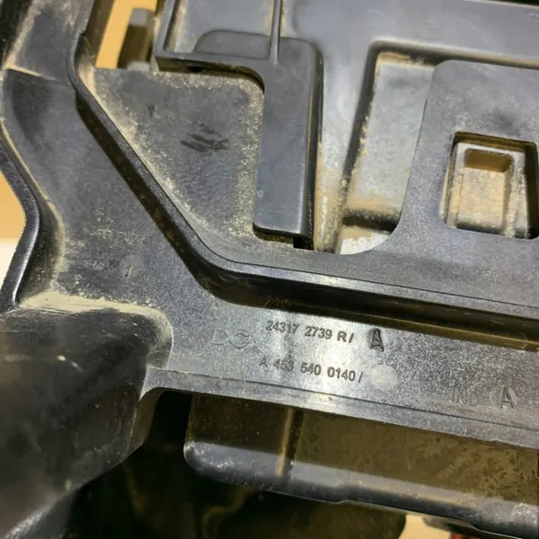 Caja de fusibles Renault Twingo III OEM 243172739R Usado image 4