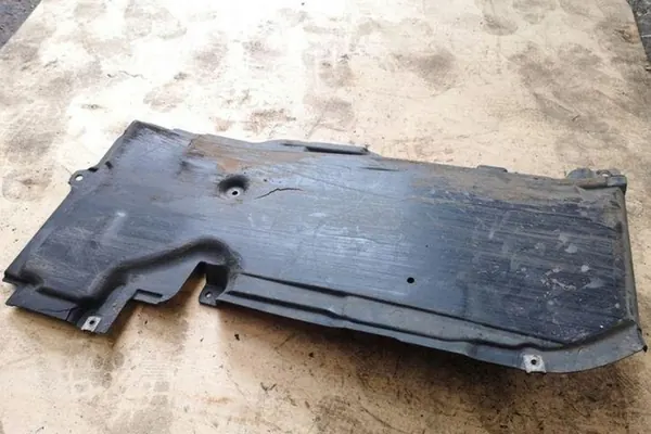 Bakre centralskydd MERCEDES-BENZ A (W169) image 3