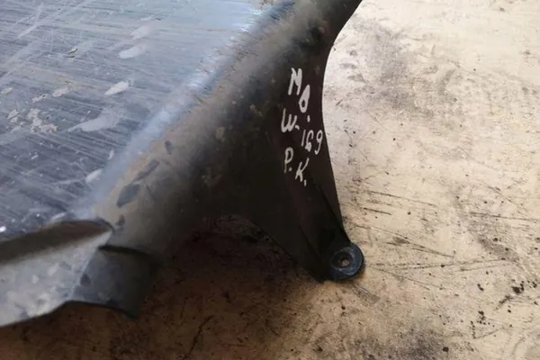 Bakre centralskydd MERCEDES-BENZ A (W169) image 4