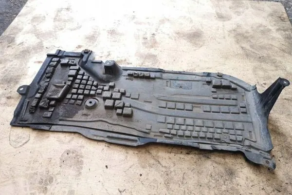 Bakre centralskydd MERCEDES-BENZ A (W169) image 5