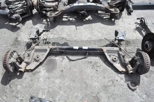 OEM 396213 Hinterachsträger für Renault Clio IV image 2