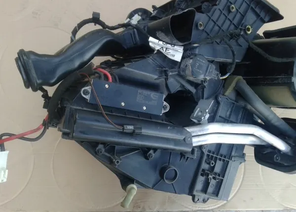 Ford Mondeo MK4 Värmefläktkåpa OEM 7G91-19B555-CH image 4