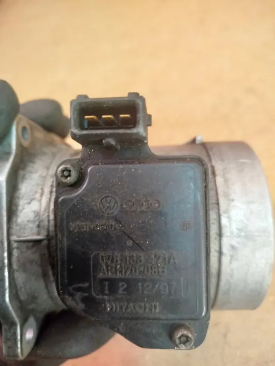 Luftmassenmesser AUDI A4 078133471A HITACHI image 4