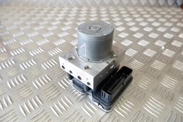 ABS-Steuermodul OEM 44540-0DA00 Toyota Yaris Cross image 3