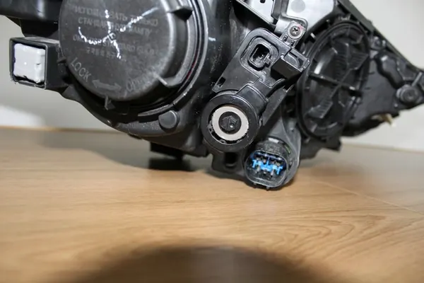 Faros izquierdo Hyundai Tucson III image 4