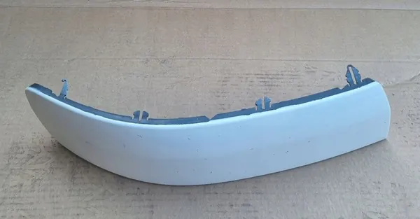 Volkswagen OE Etupuskuri 7H5807717 image 4