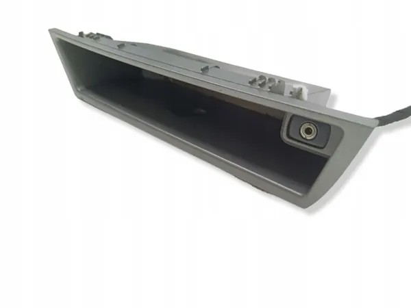 Opel AUX-pistorasia OEM 13255833 Signum 2007 image 6