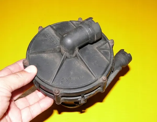 Toissijainen ilmapumppu Audi S6 A6 C5 4.2 299HV OEM 078906601M image 2