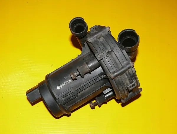 Toissijainen ilmapumppu Audi S6 A6 C5 4.2 299HV OEM 078906601M image 3