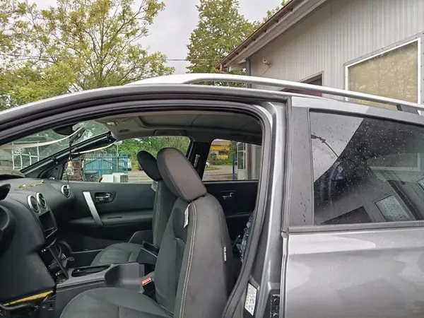 NISSAN QASHQAI J10 LIFT 10-14 VÄNSTER MITTPILLAR KAD image 2