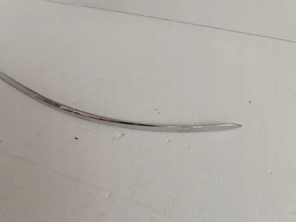 Framstötfångare kromlist vänster Mercedes W204 A2048850721 image 2