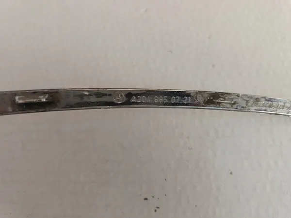 Framstötfångare kromlist vänster Mercedes W204 A2048850721 image 7