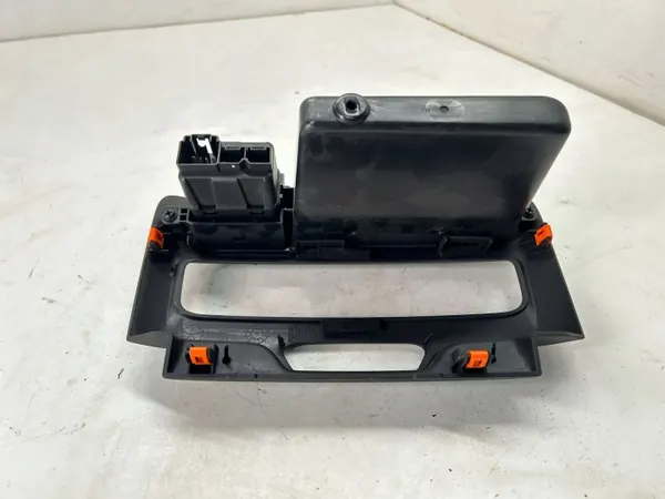 Chrysler USB-poort OEM 6EM06TRMAA - Gebruikt image 8