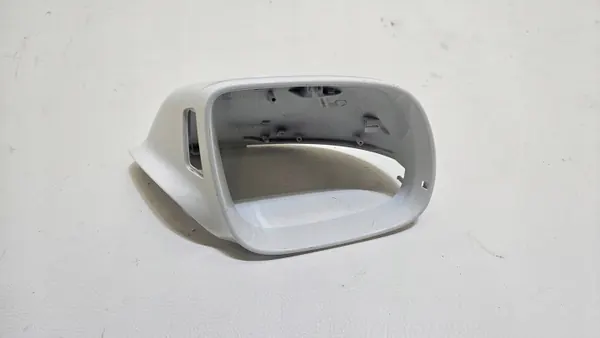 Audi Q5 SQ5 2010 Rechterzijde Spiegelbehuizing OEM 8R0857528 image 2