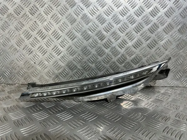 Lancia Delta III DRL LED esquerdo OEM 46130748 - Usado image 3