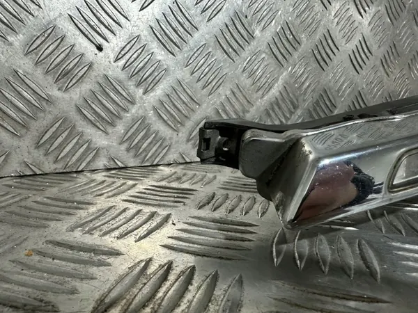 Lancia Delta III DRL LED esquerdo OEM 46130748 - Usado image 9