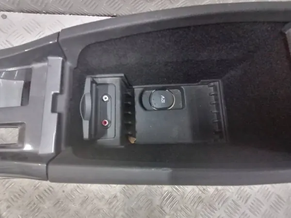 Renault OE FRE57849 Accoudoir Console Centrale image 8