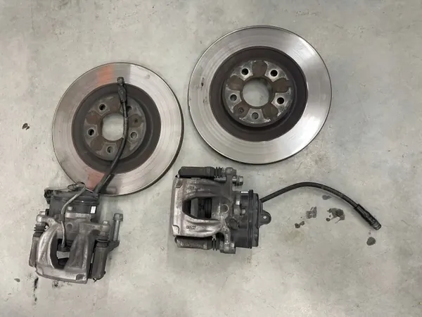 Disques, Plaquettes, Étriers Frein Arrière Audi Q5 OEM image 2