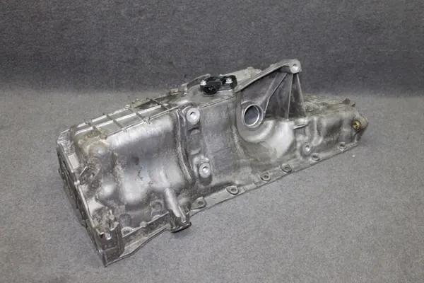 BMW F10 F11 F01 F02 M550DX Oljetank X-Drive 4741768 image 2