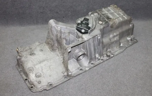 BMW F10 F11 F01 F02 M550DX Oljetank X-Drive 4741768 image 4