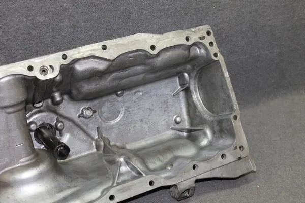 BMW F10 F11 F01 F02 M550DX Oljetank X-Drive 4741768 image 8