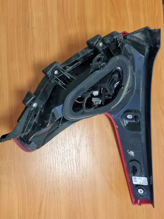 Lámpara trasera izquierda Volvo V40 2012-2019 OEM 31395844 image 4