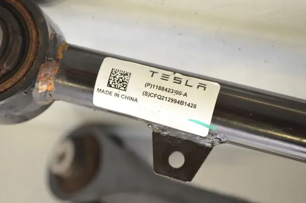 Cubo traseiro direito Tesla OEM 1044416 - Peça usada image 5