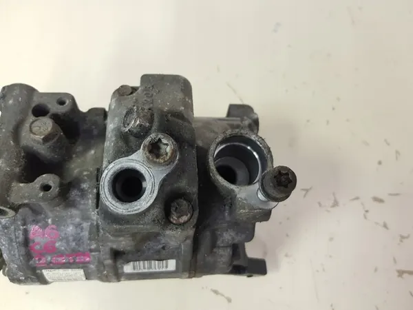 Compressore aria condizionata AUDI A6 C6 2.0 TDI OEM image 3