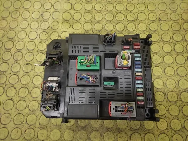Module BSI Peugeot 307 OEM 9644098180 - Occasion image 2