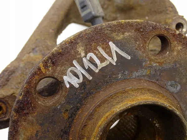 Mozzo di sterzo anteriore destro Skoda Octavia III 5Q0256P image 7