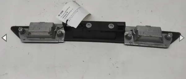 Audi Q7 takaluukun lista OEM 8E0827657G image 3