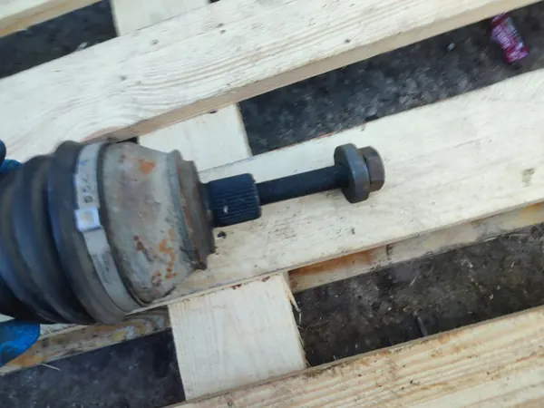 Höger fram drivaxel VW Transporter T4 2.5 TDI OEM 701407271M image 2