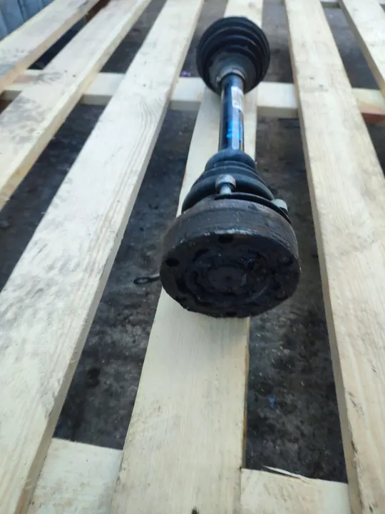 Höger fram drivaxel VW Transporter T4 2.5 TDI OEM 701407271M image 4