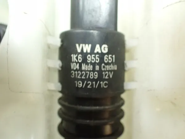 Puhdistusnesteen Säiliö Pumpulla VW Atlas 2022 image 3