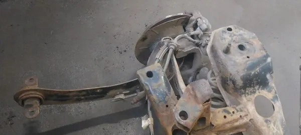 OEM 564645 bakvagnsbalk för Mazda 3 BK image 4