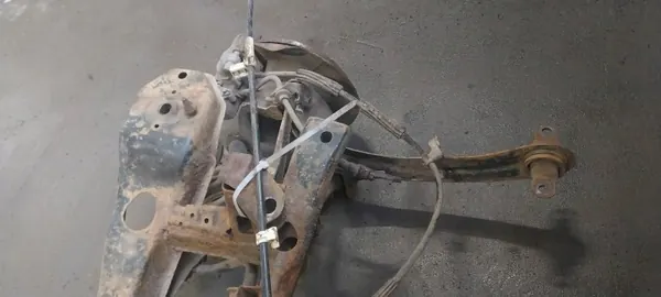 OEM 564645 bakvagnsbalk för Mazda 3 BK image 5