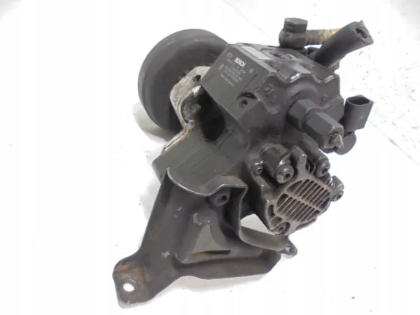 Audi A6 C6 3.0 TDI Kraftstoffpumpe OE 059130755E image 3