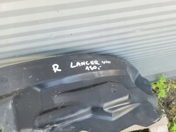 Mitsubishi Lancer VIII Wheel Arch Cover OE 5370A738 image 3