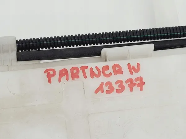 RIFTER BERLINGO IV COMBO Ruitensproeierreservoir OE 9817300980 image 6