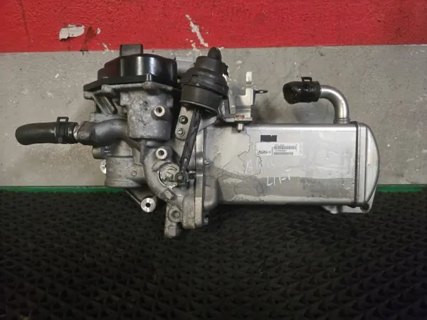 Refroidisseur EGR OEM 03L131512DN pour Audi A4 B8 2.0 TDI image 2
