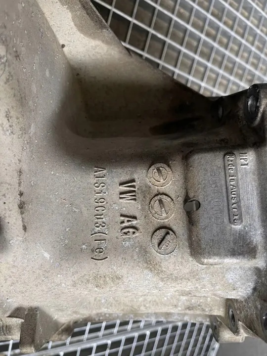 Volkswagen Verteilergetriebe OEM 0BU341010D - Gebraucht image 4