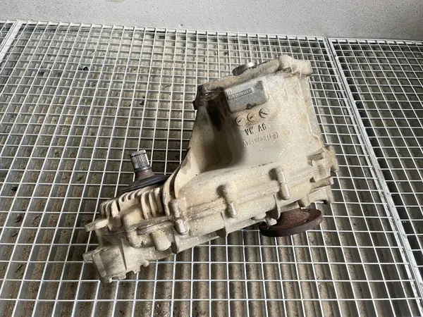 Volkswagen Verteilergetriebe OEM 0BU341010D - Gebraucht image 8