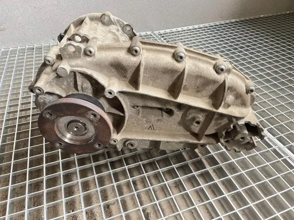 Volkswagen Verteilergetriebe OEM 0BU341010D - Gebraucht image 9
