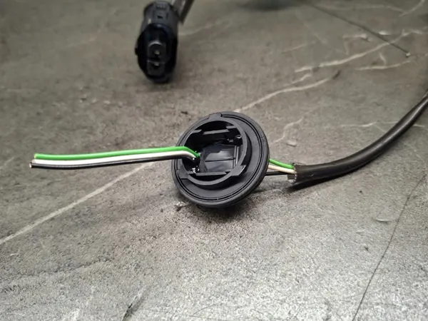 instalcja lampy Linker Frontscheinwerfer für Nissan Micra K14 image 5