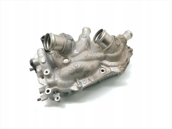 Vattenpump Skoda Octavia 1.5 TSI 2018 05E121111G image 9